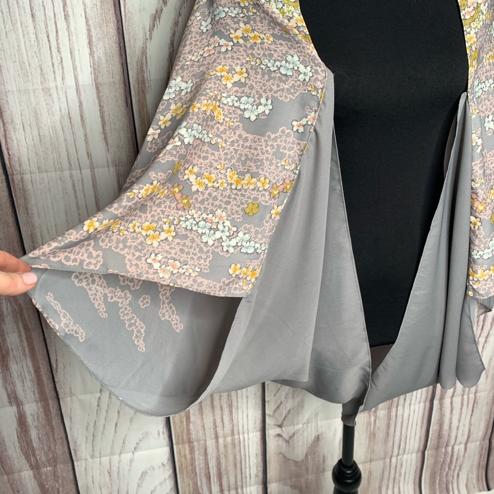 A NEW DAY floral kimono - Picture 2 of 8